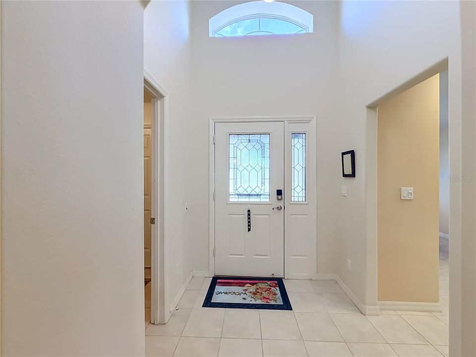 En Venta: $298,800 (3 camas, 2 baños, 1621 Pies cuadrados)