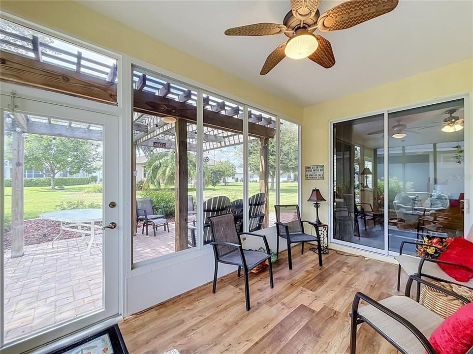 En Venta: $298,800 (3 camas, 2 baños, 1621 Pies cuadrados)