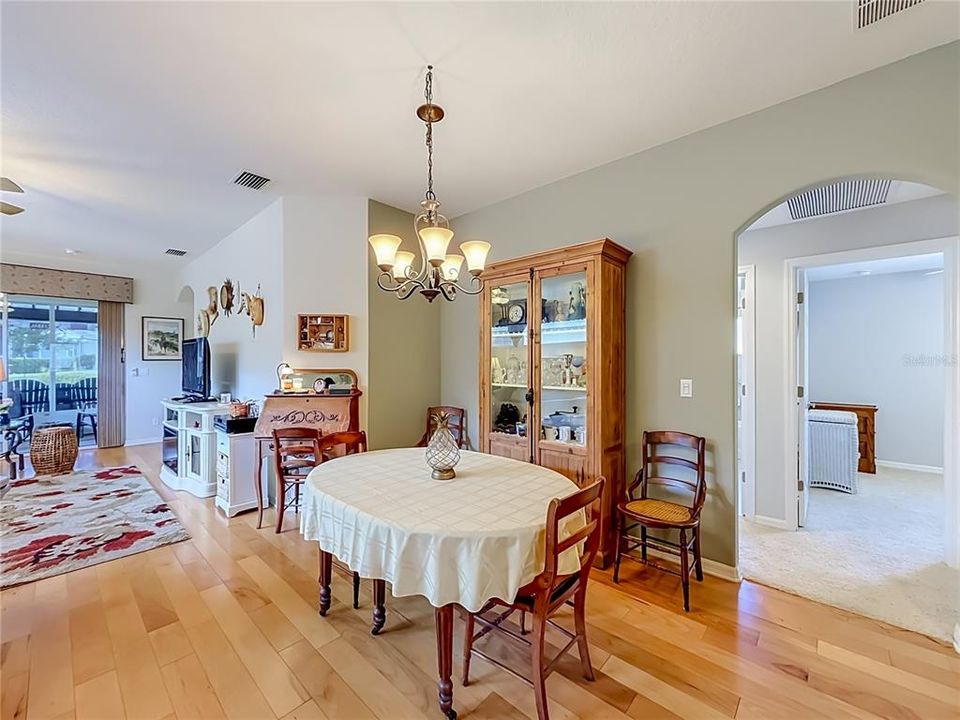 En Venta: $298,800 (3 camas, 2 baños, 1621 Pies cuadrados)