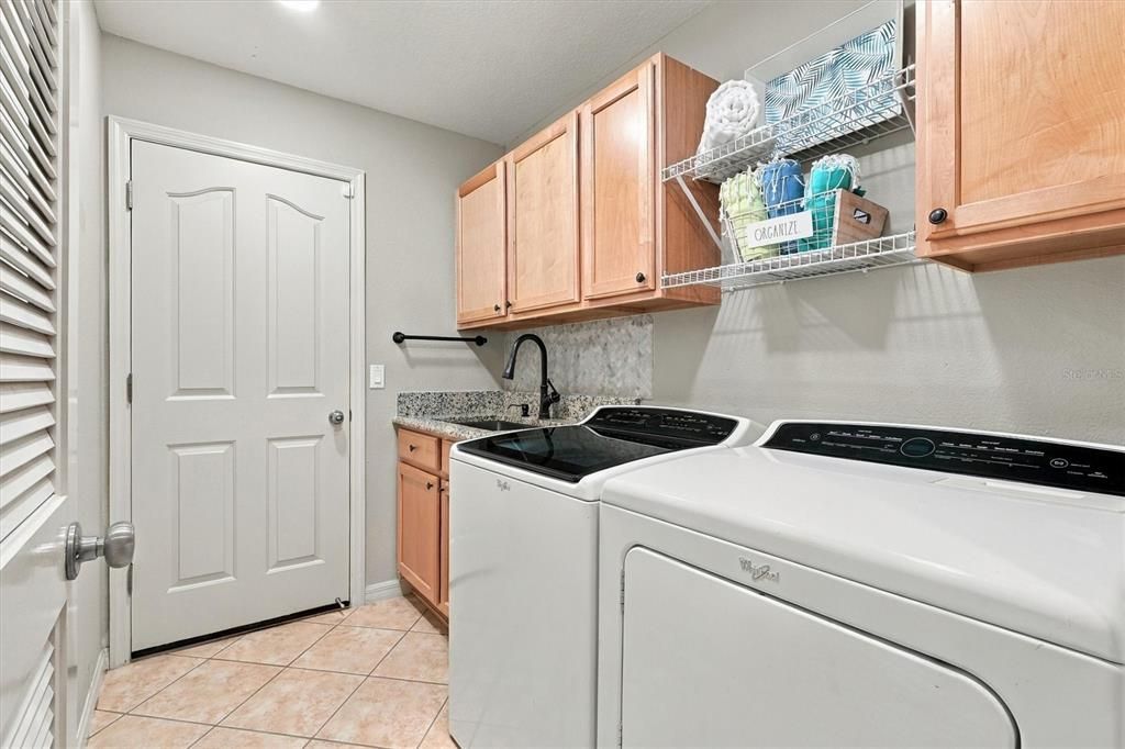 En Venta: $399,900 (3 camas, 2 baños, 1946 Pies cuadrados)