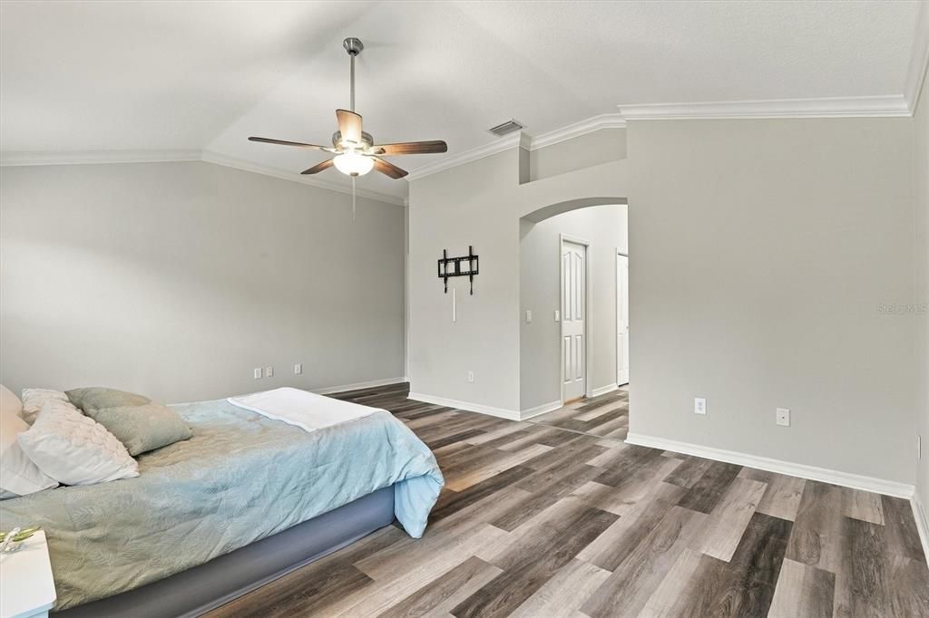 En Venta: $399,900 (3 camas, 2 baños, 1946 Pies cuadrados)