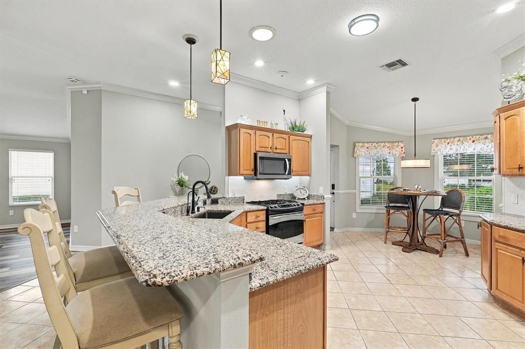 En Venta: $399,900 (3 camas, 2 baños, 1946 Pies cuadrados)