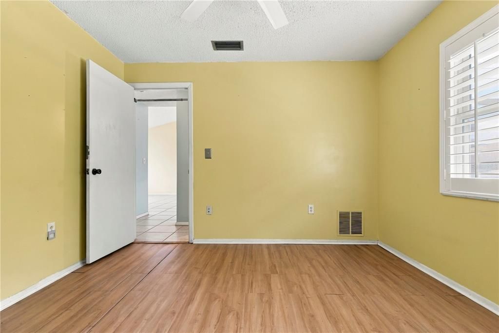 For Sale: $259,000 (3 beds, 2 baths, 1227 Square Feet)