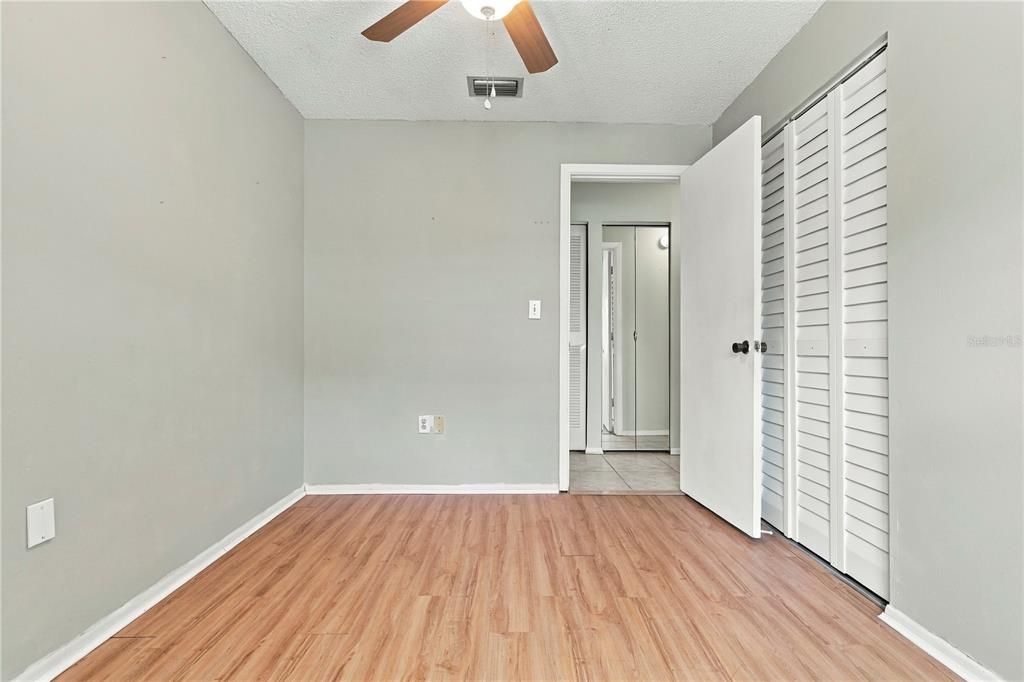 For Sale: $259,000 (3 beds, 2 baths, 1227 Square Feet)