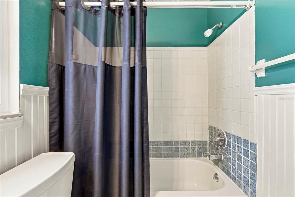 For Sale: $259,000 (3 beds, 2 baths, 1227 Square Feet)