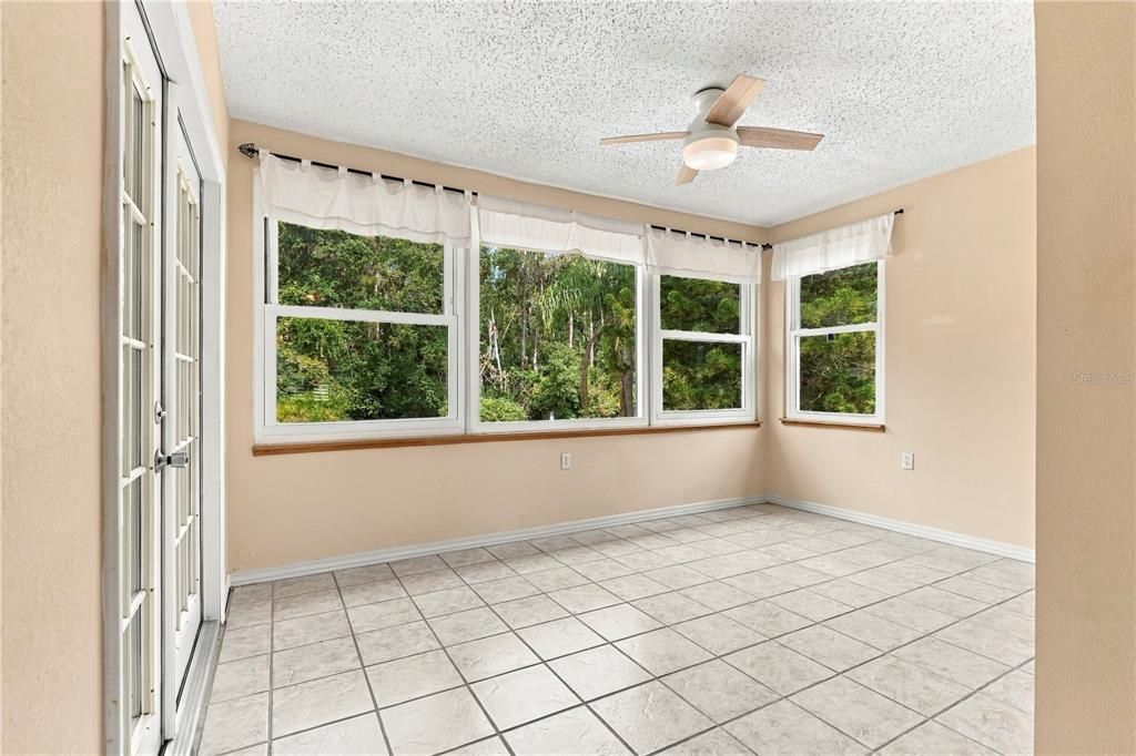 For Sale: $259,000 (3 beds, 2 baths, 1227 Square Feet)