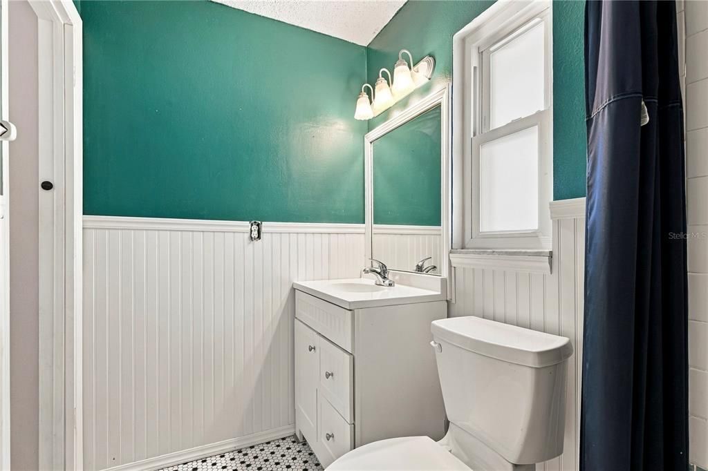 For Sale: $259,000 (3 beds, 2 baths, 1227 Square Feet)