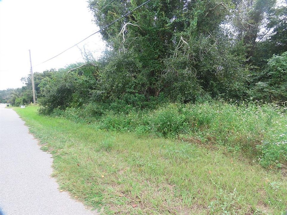 На продажу: $980,000 (4.72 acres)