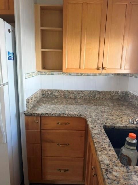 На продажу: $189,000 (2 спален, 2 ванн, 800 Квадратных фут)