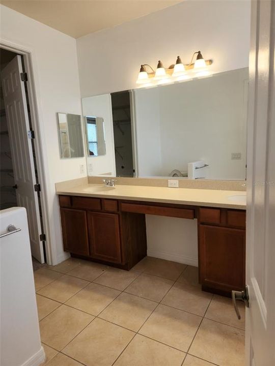 For Rent: $2,650 (3 beds, 2 baths, 1847 Square Feet)