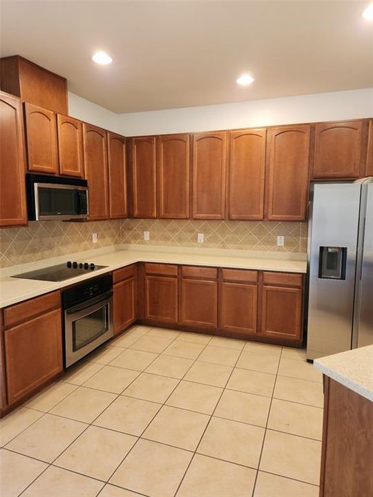 For Rent: $2,650 (3 beds, 2 baths, 1847 Square Feet)
