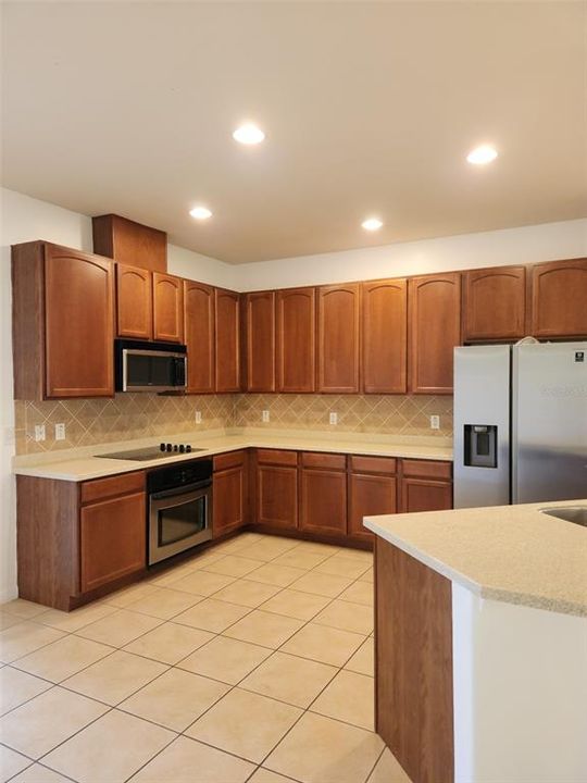 For Rent: $2,650 (3 beds, 2 baths, 1847 Square Feet)