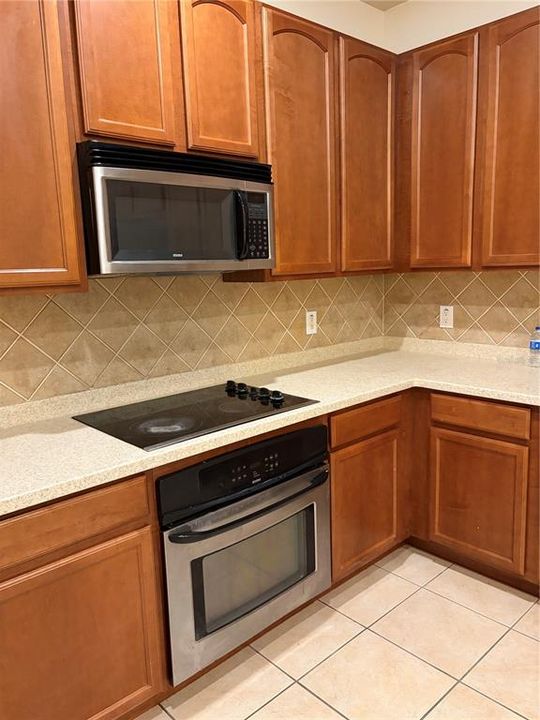 For Rent: $2,650 (3 beds, 2 baths, 1847 Square Feet)