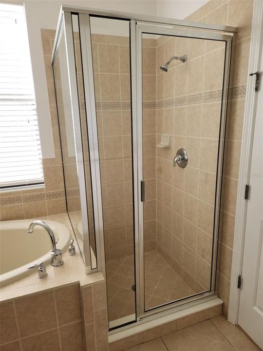 For Rent: $2,650 (3 beds, 2 baths, 1847 Square Feet)