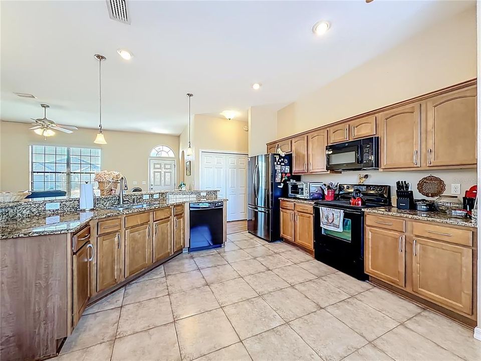 En Venta: $289,900 (3 camas, 2 baños, 1381 Pies cuadrados)