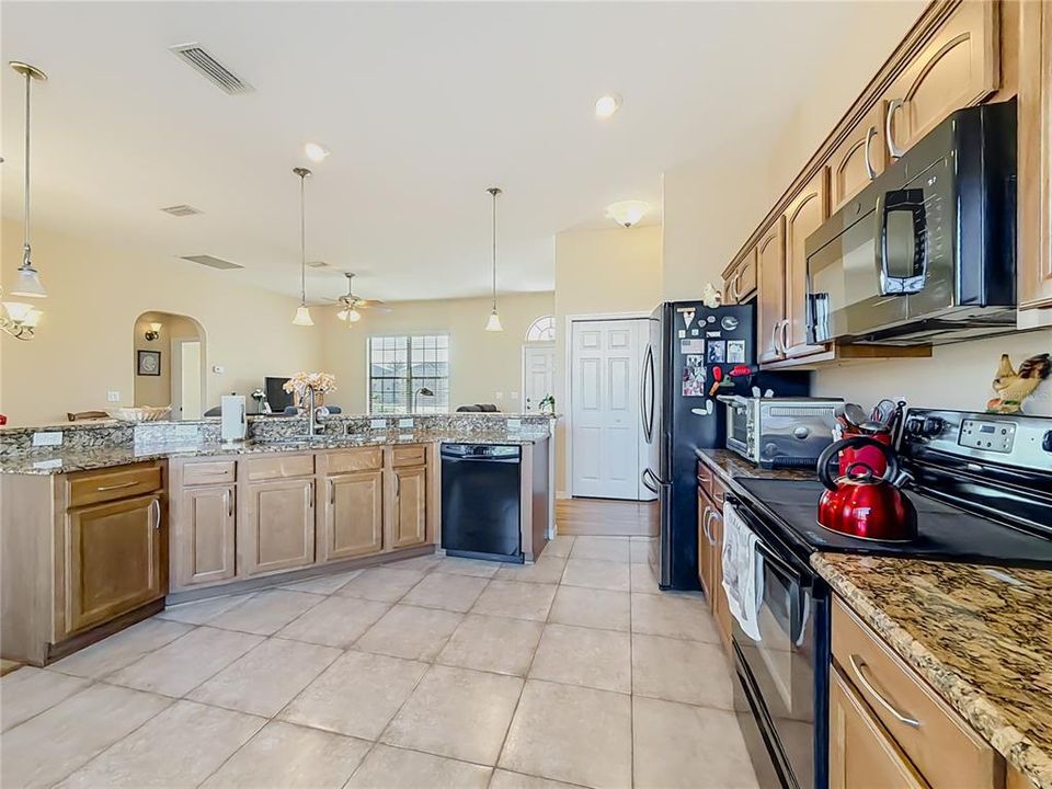 En Venta: $289,900 (3 camas, 2 baños, 1381 Pies cuadrados)