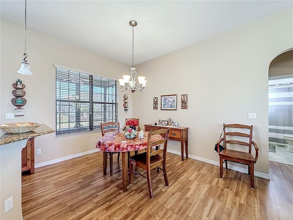 En Venta: $289,900 (3 camas, 2 baños, 1381 Pies cuadrados)