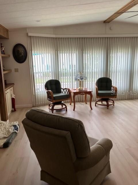 En Venta: $179,900 (2 camas, 2 baños, 1329 Pies cuadrados)