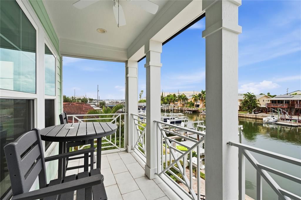 : $1,550,000 (3 camas, 3 baños, 2364 Pies cuadrados)