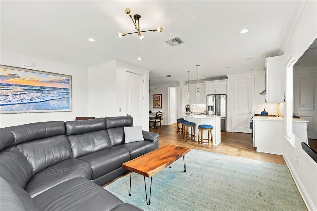 : $1,550,000 (3 camas, 3 baños, 2364 Pies cuadrados)