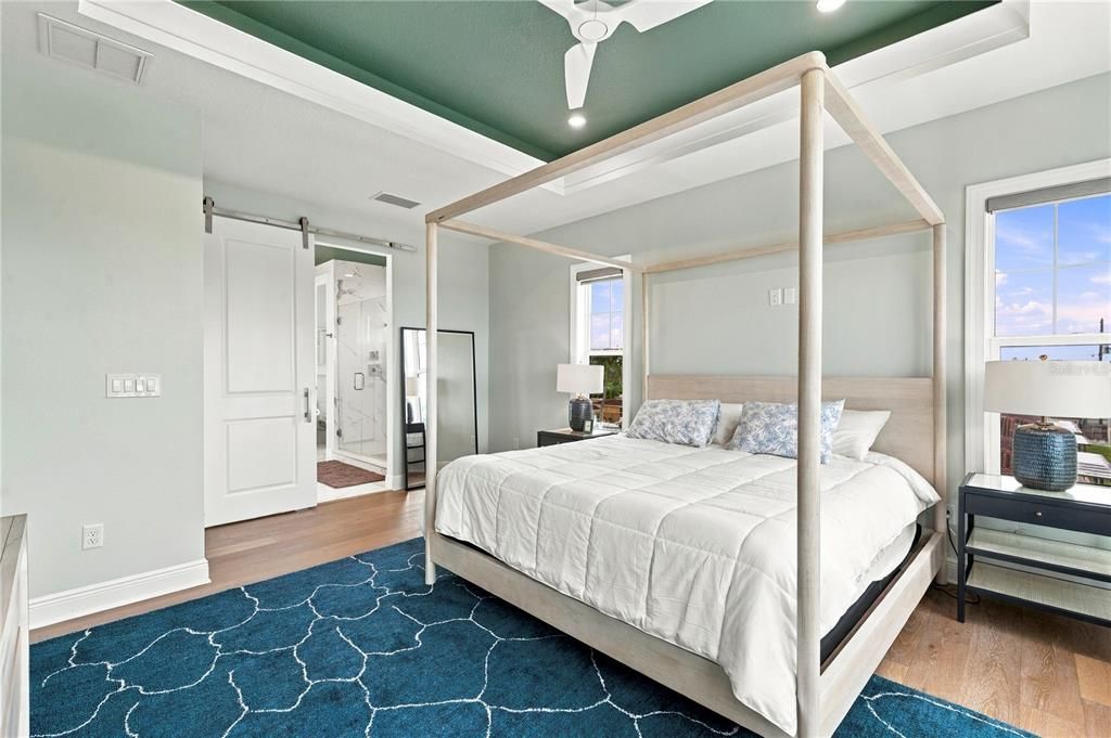 : $1,550,000 (3 camas, 3 baños, 2364 Pies cuadrados)