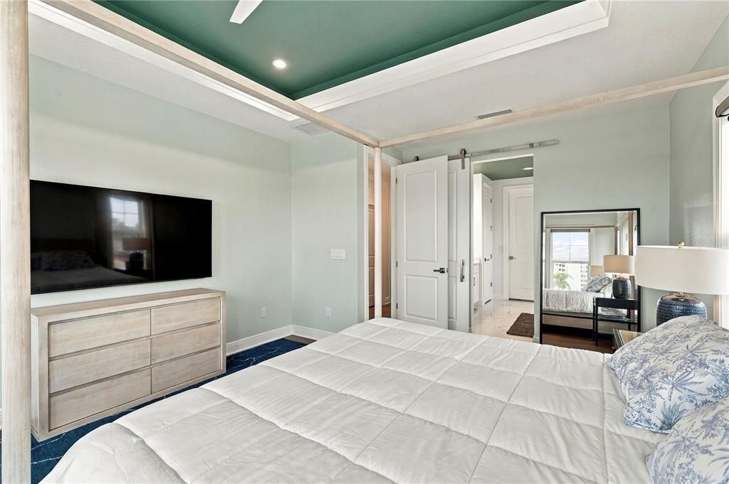 : $1,550,000 (3 camas, 3 baños, 2364 Pies cuadrados)