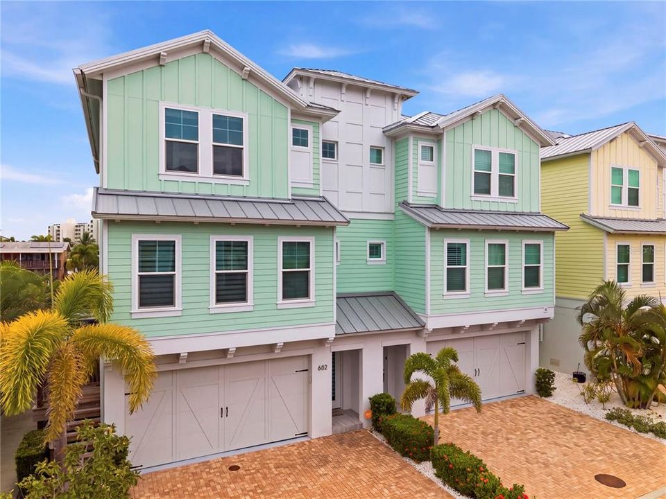 : $1,550,000 (3 camas, 3 baños, 2364 Pies cuadrados)