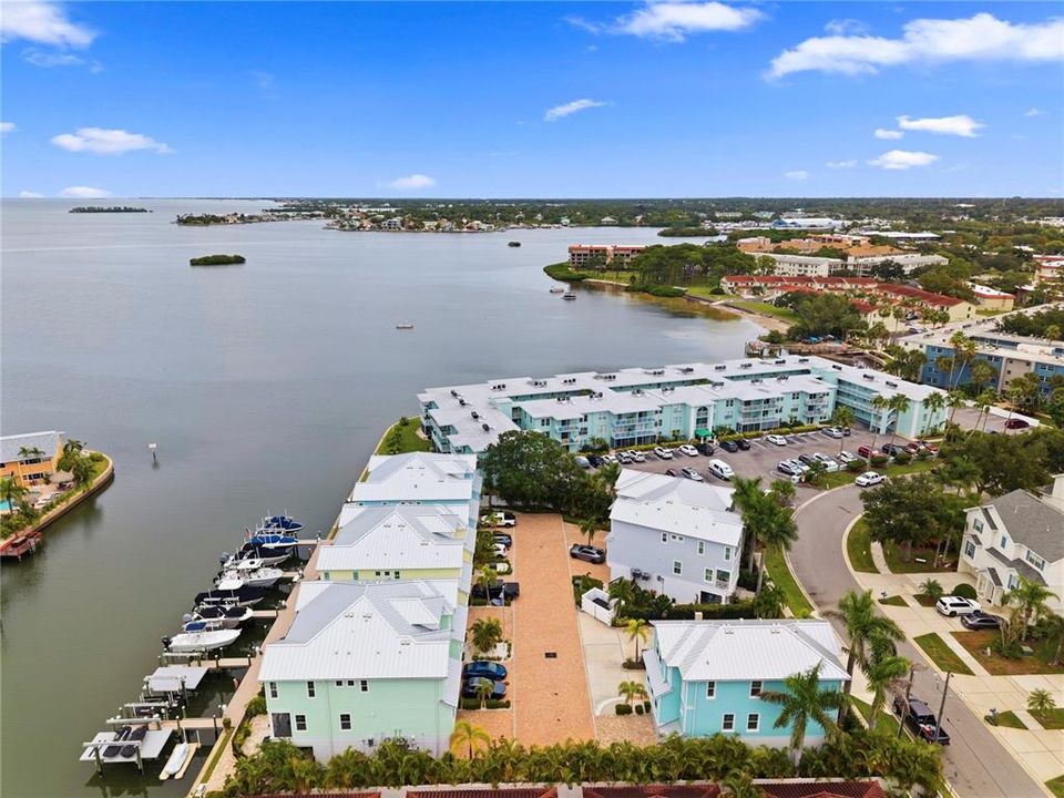 : $1,550,000 (3 camas, 3 baños, 2364 Pies cuadrados)