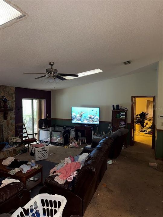 For Sale: $299,900 (4 beds, 3 baths, 2247 Square Feet)