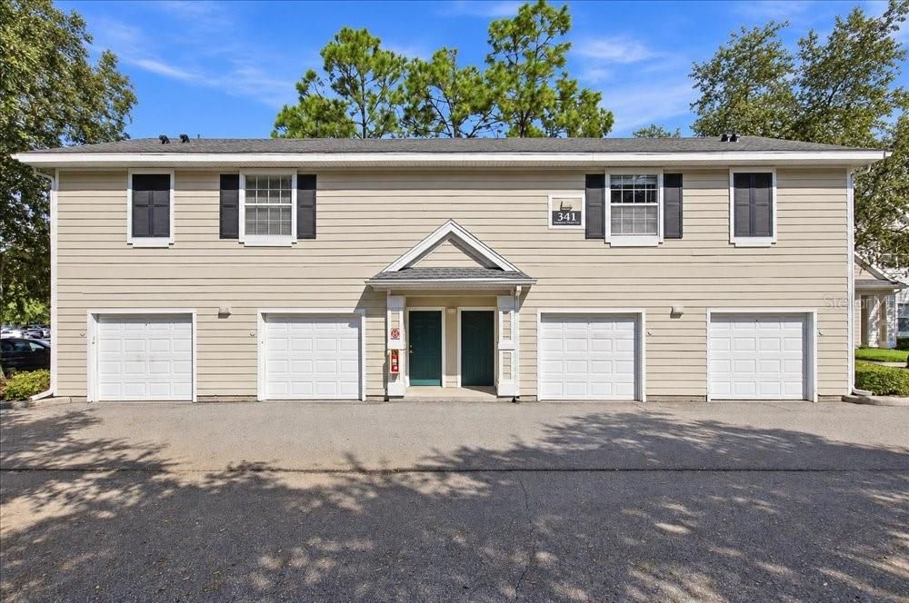 For Sale: $220,000 (1 beds, 1 baths, 738 Square Feet)