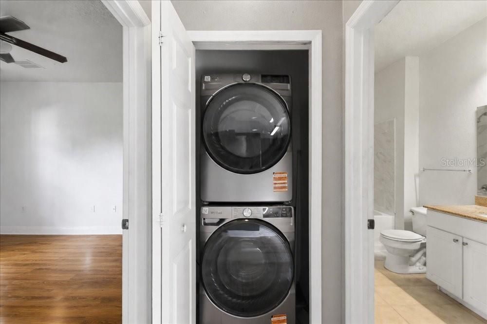 For Sale: $220,000 (1 beds, 1 baths, 738 Square Feet)