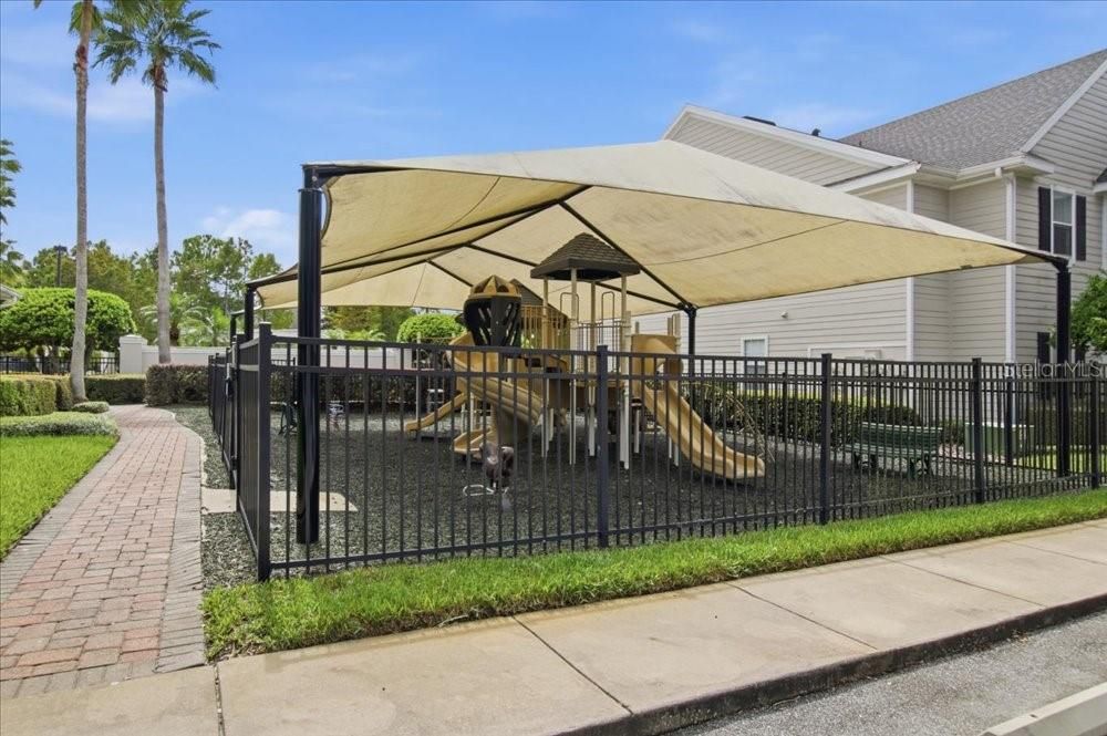 For Sale: $220,000 (1 beds, 1 baths, 738 Square Feet)