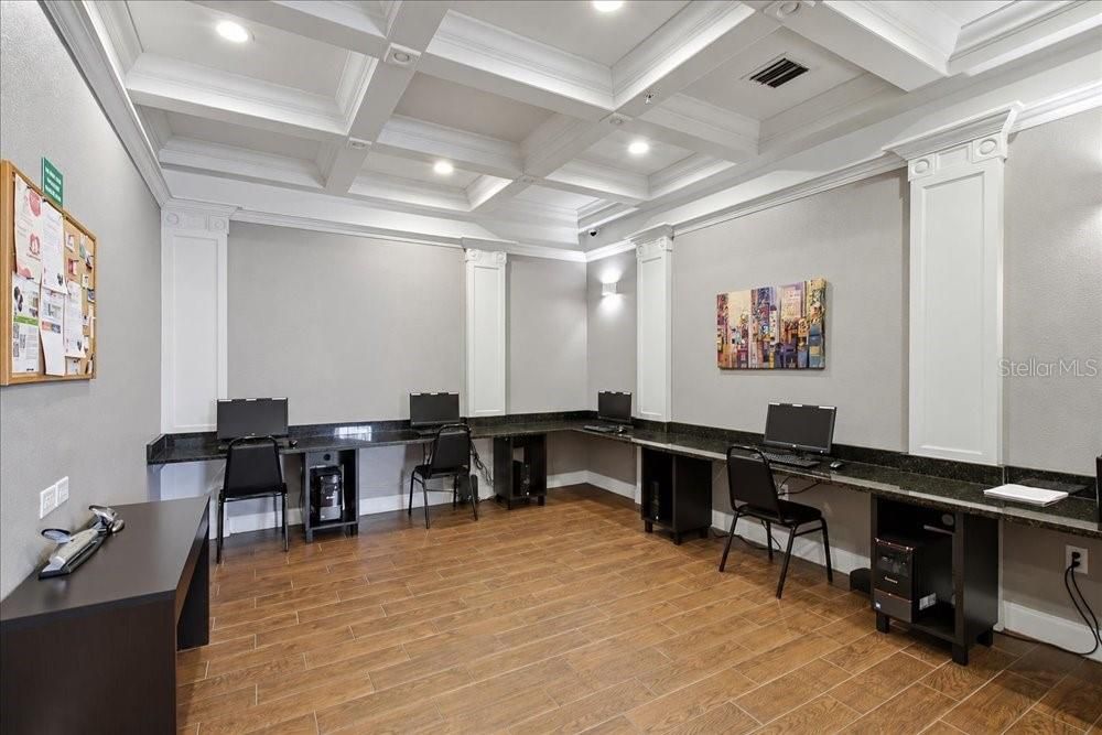 For Sale: $220,000 (1 beds, 1 baths, 738 Square Feet)