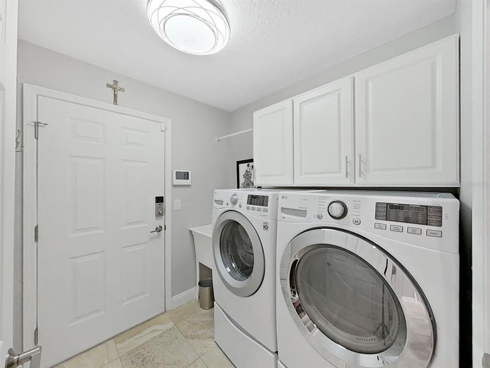 В аренду: $7,500 (3 спален, 2 ванн, 2517 Квадратных фут)