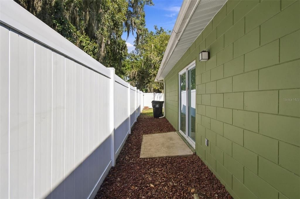 For Rent: $1,850 (2 beds, 1 baths, 783 Square Feet)