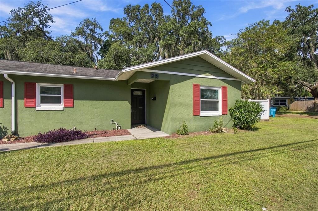 For Rent: $1,850 (2 beds, 1 baths, 783 Square Feet)