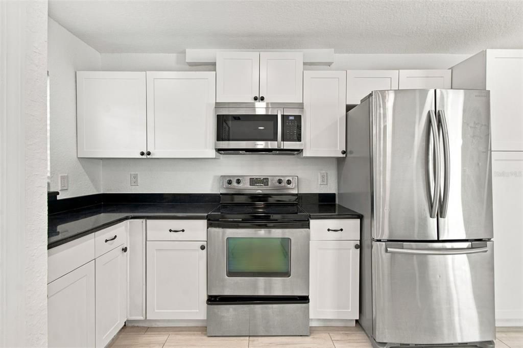 For Rent: $1,850 (2 beds, 1 baths, 783 Square Feet)