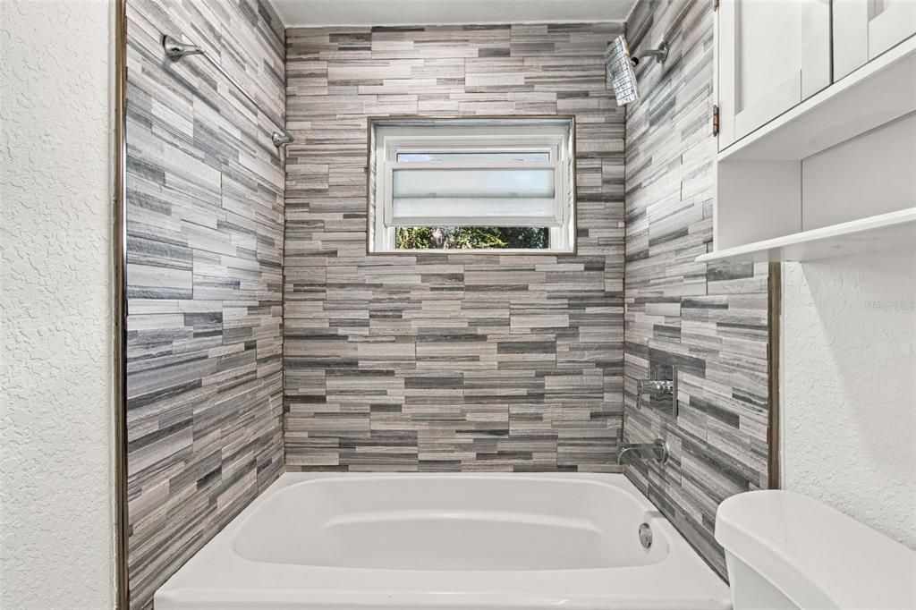 For Rent: $1,850 (2 beds, 1 baths, 783 Square Feet)