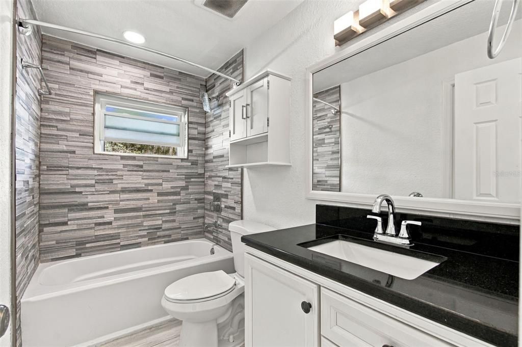 For Rent: $1,850 (2 beds, 1 baths, 783 Square Feet)