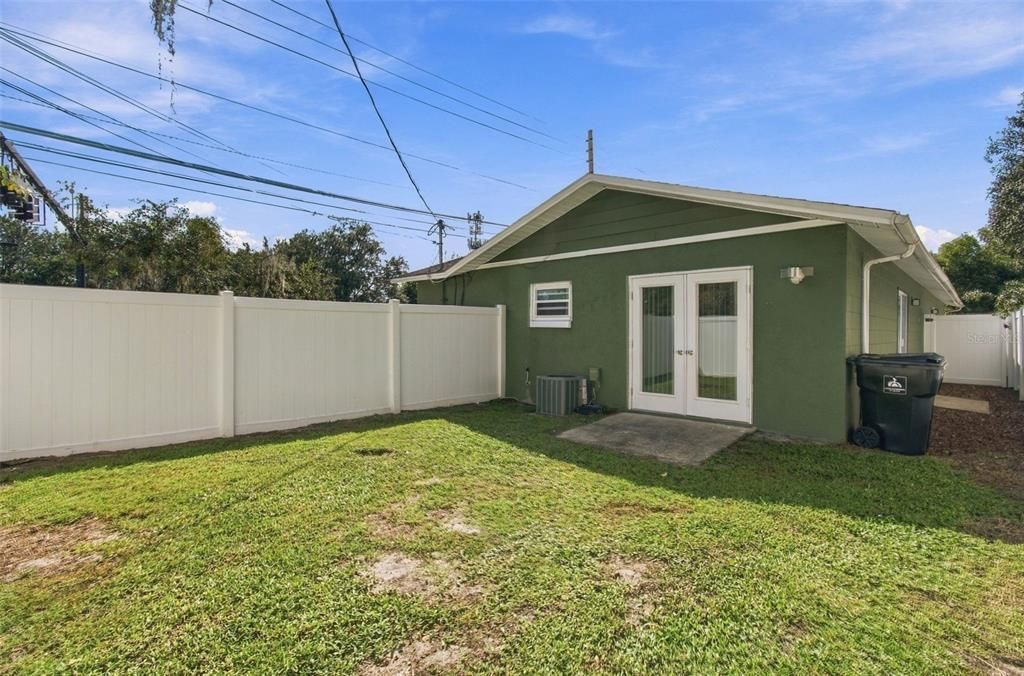 For Rent: $1,850 (2 beds, 1 baths, 783 Square Feet)