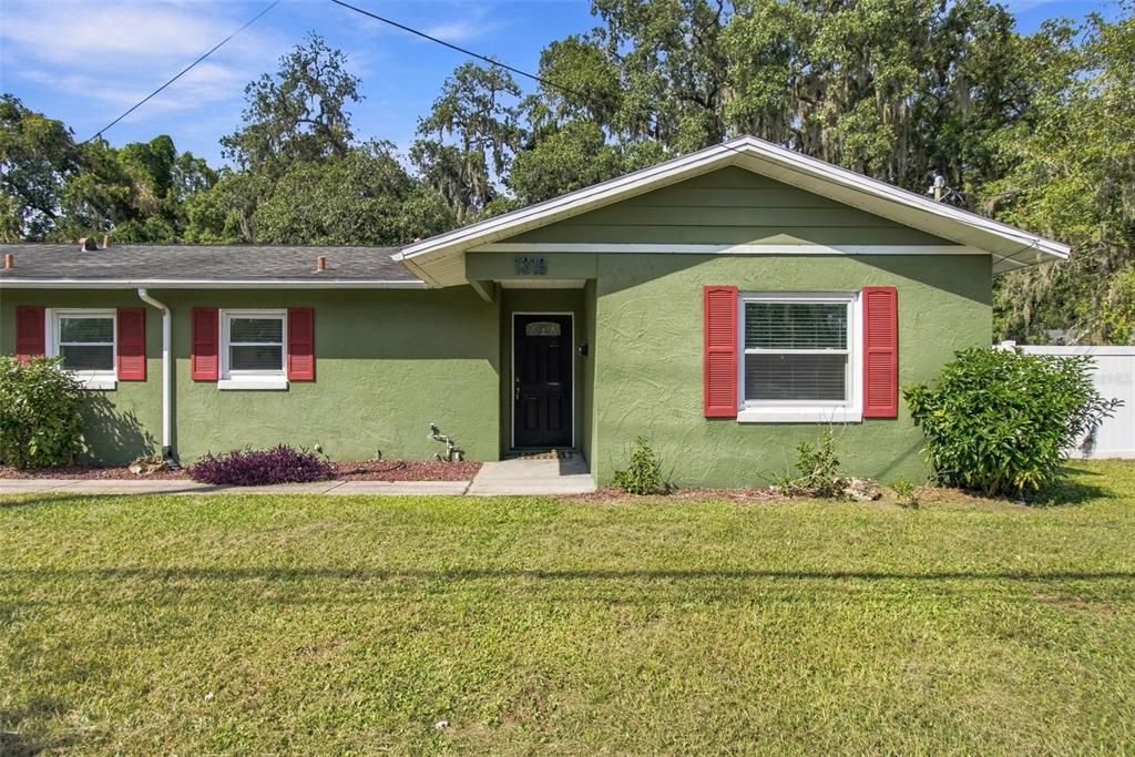 For Rent: $1,850 (2 beds, 1 baths, 783 Square Feet)