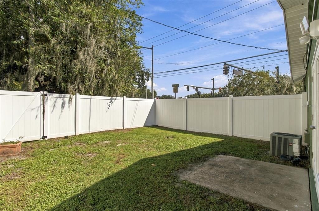 For Rent: $1,850 (2 beds, 1 baths, 783 Square Feet)