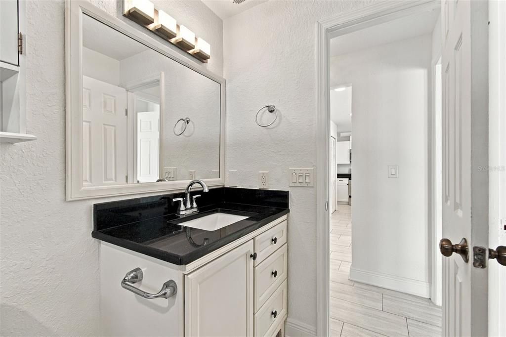 For Rent: $1,850 (2 beds, 1 baths, 783 Square Feet)