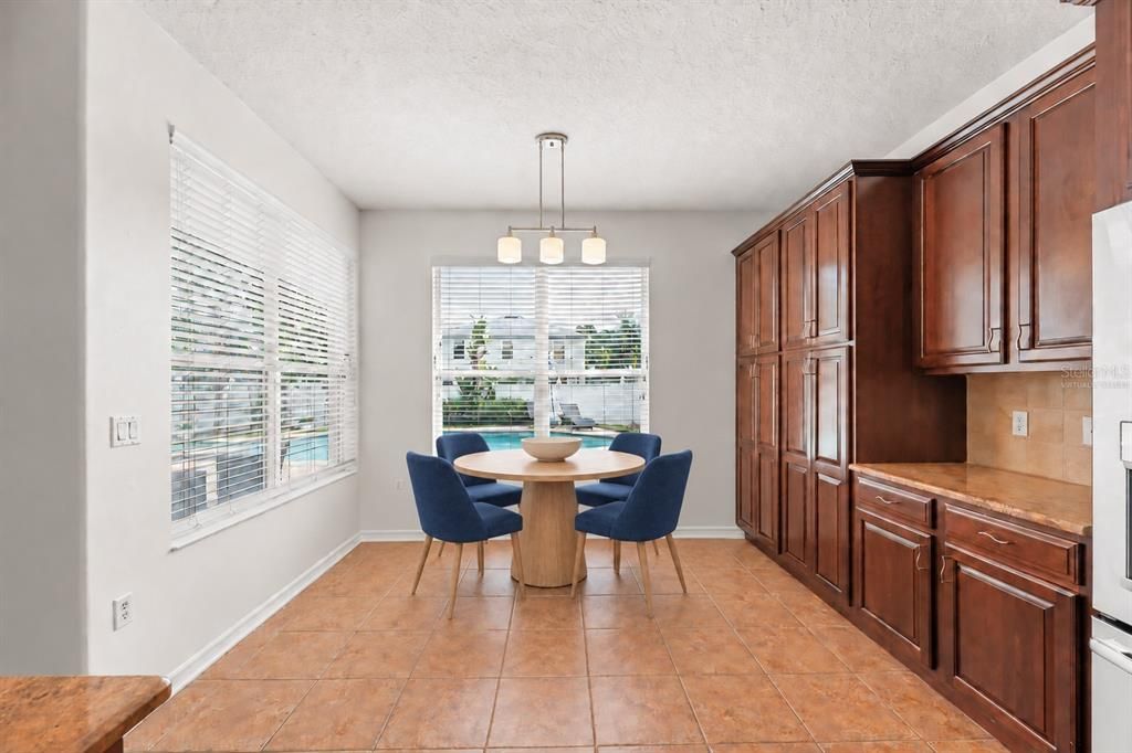 En Venta: $625,000 (5 camas, 4 baños, 3442 Pies cuadrados)