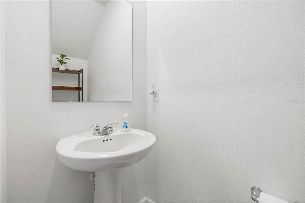 На продажу: $340,000 (4 спален, 2 ванн, 1966 Квадратных фут)