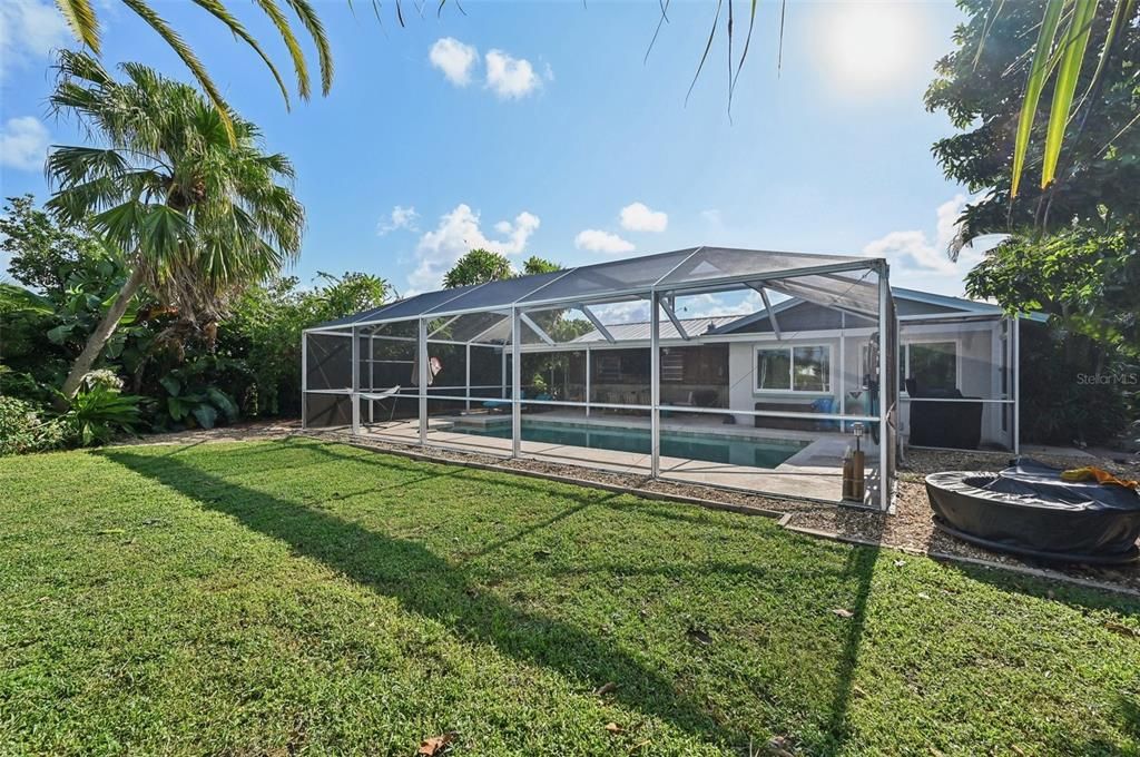 For Sale: $424,000 (2 beds, 2 baths, 1214 Square Feet)