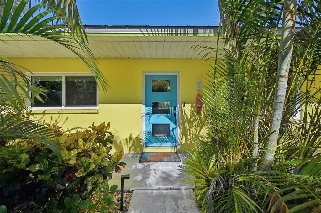 For Sale: $424,000 (2 beds, 2 baths, 1214 Square Feet)
