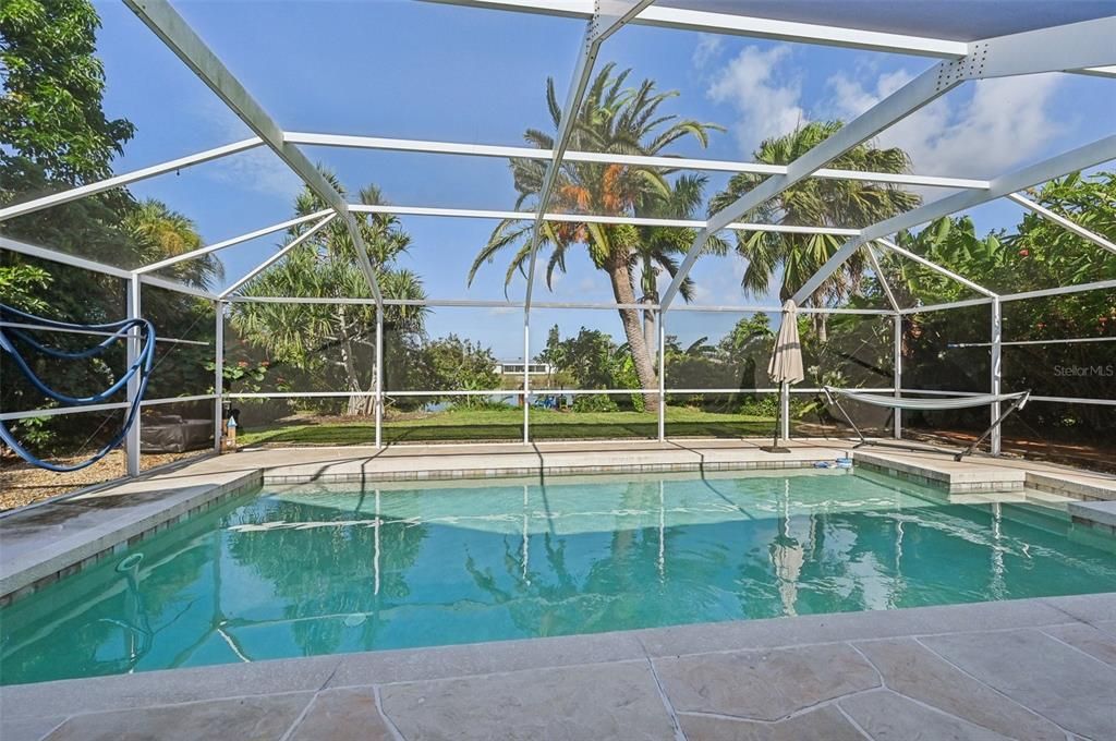For Sale: $424,000 (2 beds, 2 baths, 1214 Square Feet)