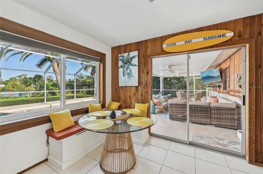 For Sale: $424,000 (2 beds, 2 baths, 1214 Square Feet)