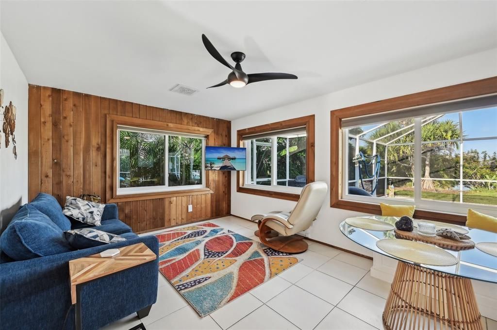 For Sale: $424,000 (2 beds, 2 baths, 1214 Square Feet)